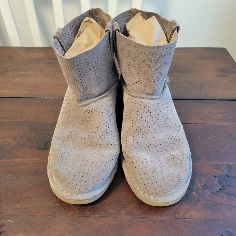 NEW UGG Classic Unlined Mini Perf Sz9 Boot, Mole
